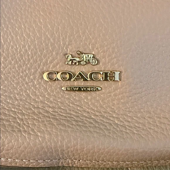 Coach Tan Leather Crossbody Bag. Pebbled leather Hobo in Beachwood - Picture 2 of 7